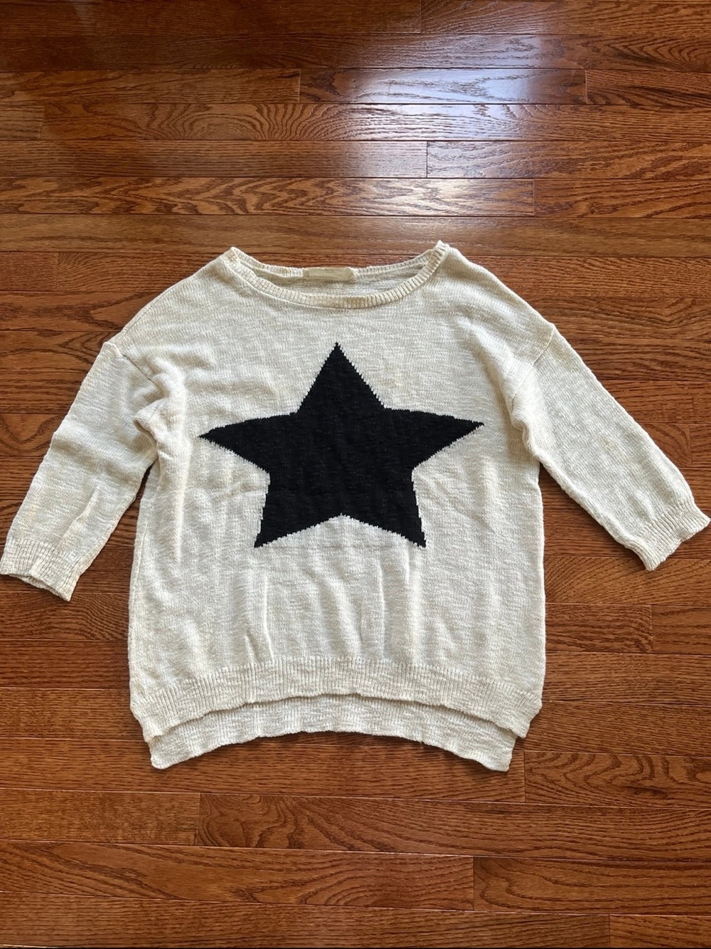 Zara crewneck sweater with black star design